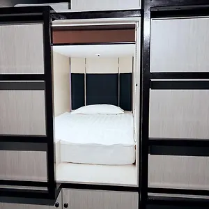 Kapsula Capsule hotel